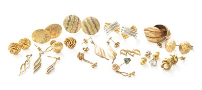 Lot 411 - A Quantity of Earrings, of varying designs