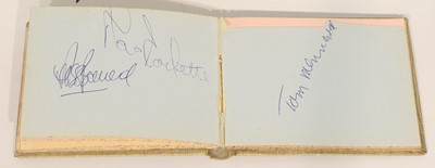 Lot 3190 - Various Autographs