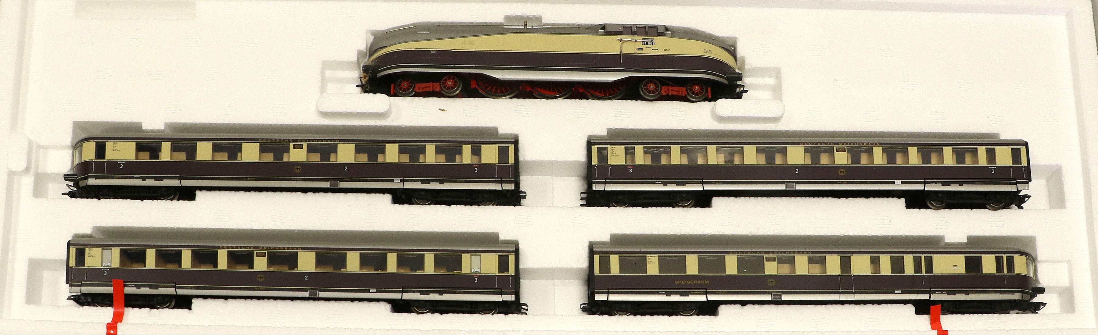 Lot 3351 - Trix HO Gauge 21245 Henschel-Wegmann Train