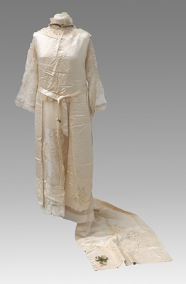 Lot 2110 - Early 20th Century Cream Silk Wedding Dress of...