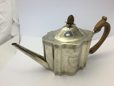 Lot 2192 - A George III Scottish Silver Teapot