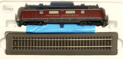 Lot 3318 - Roco HO Gauge 63931 DB V200 002 Diesel Locomotive