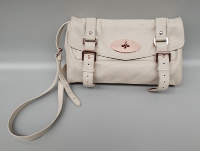 Lot 1218 - Mulberry Cream Leather Shoulder Bag with...