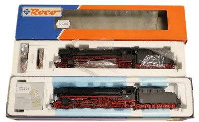 Lot 3327 - Roco HO Gauge Locomotives