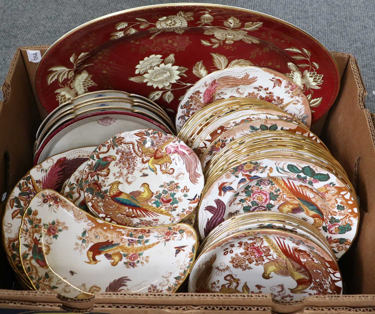 Lot 141 - Royal Crown Derby "Olde Avesbury" Pattern...