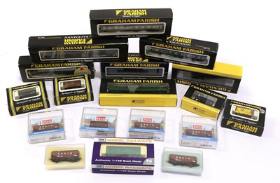 Lot 3213 - Graham Farish N Gauge Locomotives And Rolling Stock