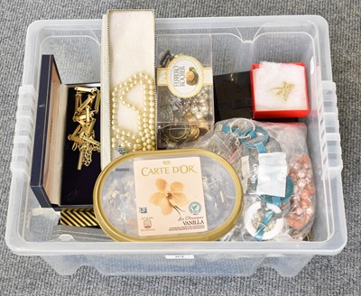 Lot 84 - A Quantity of Costume Jewellery, including...