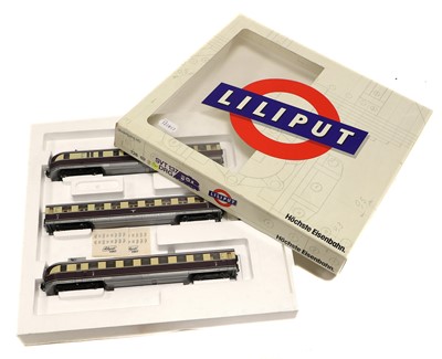 Lot 3268 - Liliput HO Gauge 12602 SVT137 Three Car Set DRG