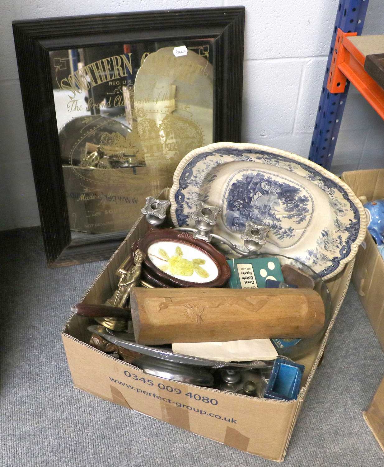 Lot 306 Various Household Decorative Items,