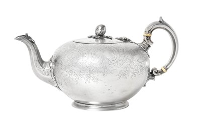 Lot 2264 - A Victorian Silver Teapot