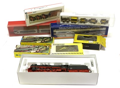 Lot 3371 - Various HO Gauge Locomotives And Rolling Stock