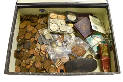 Lot 89 - Mixed British and World Coins and Sovereign...