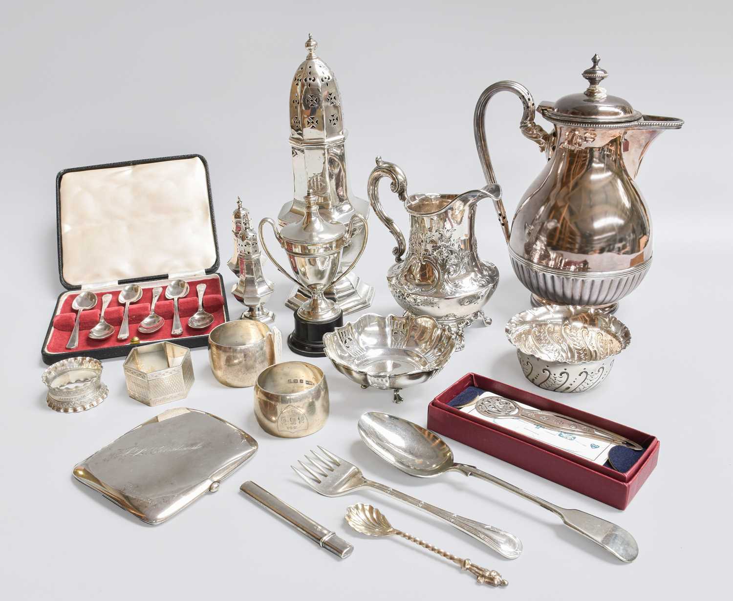 Silver Collection Display Lot 37 - A Collection of Assorted Silver and Silver