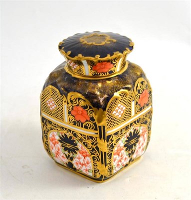 Lot 90 - A Royal Crown Derby Imari tea caddy and cover
