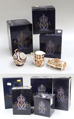 Lot 265 - A Quantity of Royal Crown Derby Imari Palette...