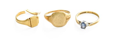 Lot 6 - A 9 Carat Gold Signet Ring, finger size T1/2;...