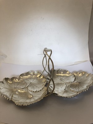 Lot 2081 - An American Silver Double-Dish