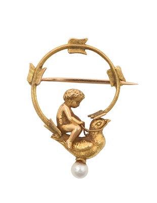 Lot 2300 - A Pearl Brooch realistically modelled as a...