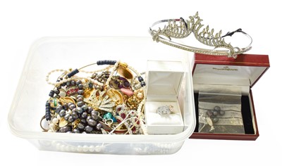 Lot 425 - A Quantity of Jewellery, including paste set...