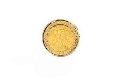 Lot 64 - A Half Sovereign Ring, dated 1913 in a 9 carat...