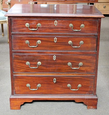 Lot 1213 - An Early 19th century Mahogany Chest of Four...