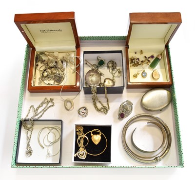 Lot 81 - A Quantity of Jewellery, including a 9 carat...
