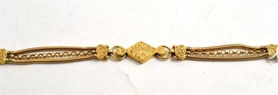 Lot 331 - A fancy link bracelet/albertina