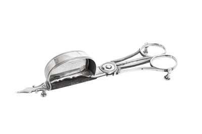 Lot 2013 - A Pair of George III Silver Snuffer-Scissors