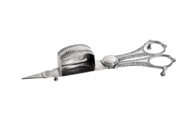 Lot 2011 - A Pair of George III Silver Snuffer-Scissors