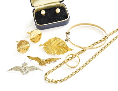 Lot 44 - A Quantity of Jewellery, including a band ring,...