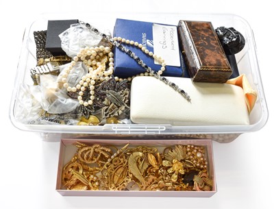 Lot 402 - A Quantity of Jewellery and Costume Jewellery,...