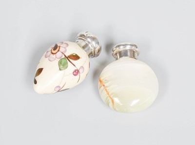 Lot 112 - A Victorian Silver-Mounted Onyx Scent-Bottle,...