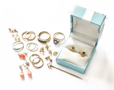 Lot 381 - A Small Quantity of Jewellery, including a 9...