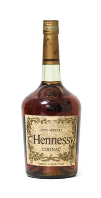 Lot 5103 - Hennessy Very Special Cognac, 1970s bottle,...