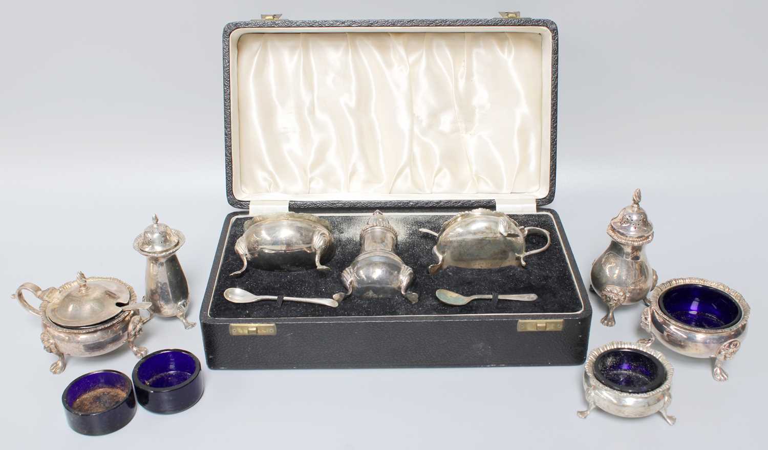 Lot 31 - A Cased George V Silver Condiment-Set, by...