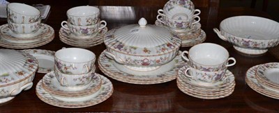 Lot 533 - Royal Worcester Pekin pattern dinner wares