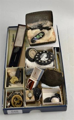 Lot 548 - Assorted jewellery including costume jewellery, jet etc