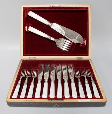 Lot 29 - A Cased George V Silver Condiment-Set, each...