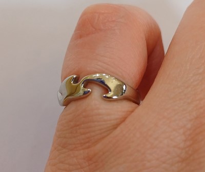 Lot 2069 - An 18 Carat White Gold Fusion Ring, designed...