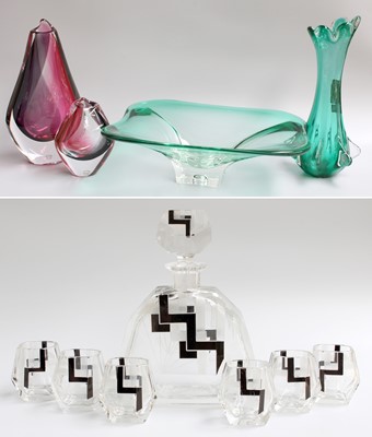 Lot 122 - A Group of 20th Century Glass, including...