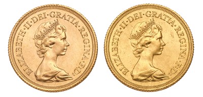 Lot 216 - 2x Elizabeth II, Sovereigns 1979; both...