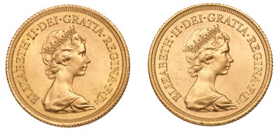 Lot 215 - 2x Elizabeth II, Sovereigns 1979; both...