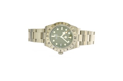 Lot 369 - A Stainless Steel GMT Automatic Centre Seconds...