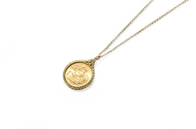 Lot 369 - A 1914 Full Sovereign Pendant on Chain, loose...