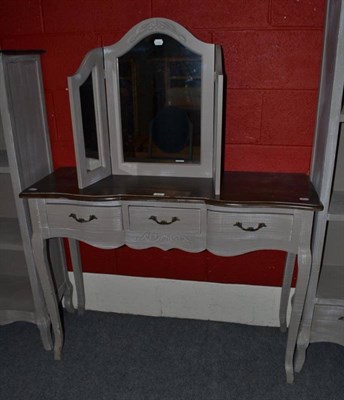 Lot 810 - Shabby chic cream painted single drawer side table and a triptych toilet mirror