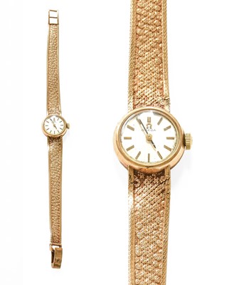 Lot 433 - A Lady's 9 Carat Gold Omega Wristwatch