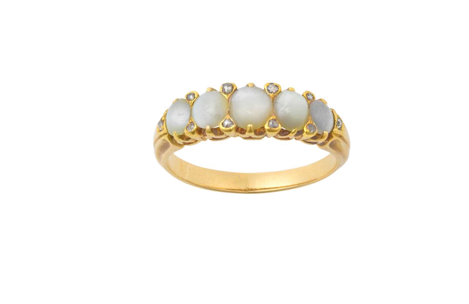 Lot 2146 - A Cat's-Eye Chrysoberyl Ring, circa 1900 the...