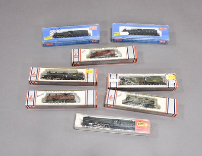 Lot 3386 - Peco Two Collett 2251 Class Locomotives