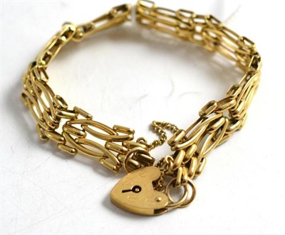 Lot 38 - A 9ct gold gate bracelet