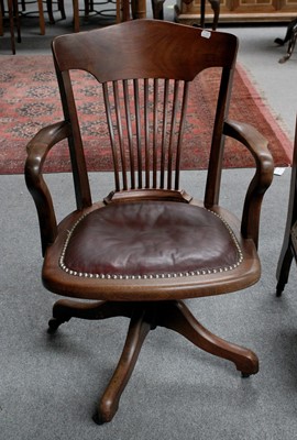 Lot 1260 - 1930s Oak Swivel Chair